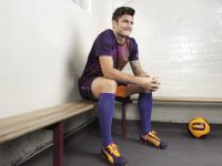 开云体育登录-篮网进攻哑火，新疆队铁血防守铸就胜利，利拉德末节封神