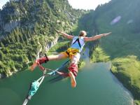 开云体育直播-赛场双焦点，韩国队力克印度队展韧性，郑思维刷新纪录铸羽坛新章