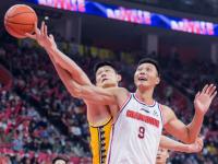 开云体育在线-纷飞球迷期待，实力对决各显神通，胜负难料的简单介绍