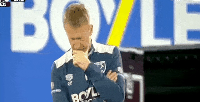 包含切尔西主场惨败，球迷对球队失望不已的词条