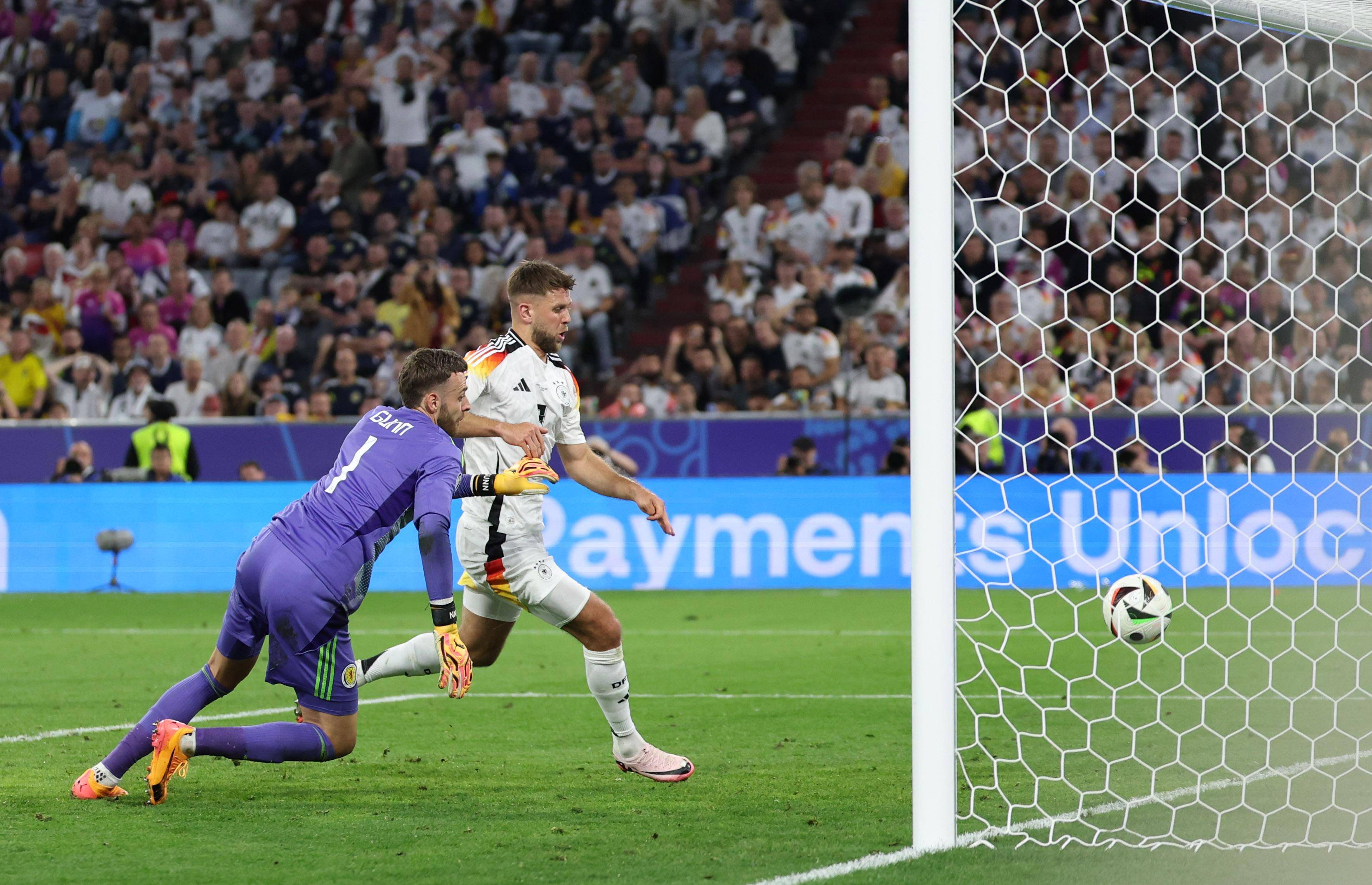 葡萄牙主场胜德国,闯入欧锦赛四强的简单介绍 葡萄牙主场胜德国,闯入欧锦赛四强的简单介绍