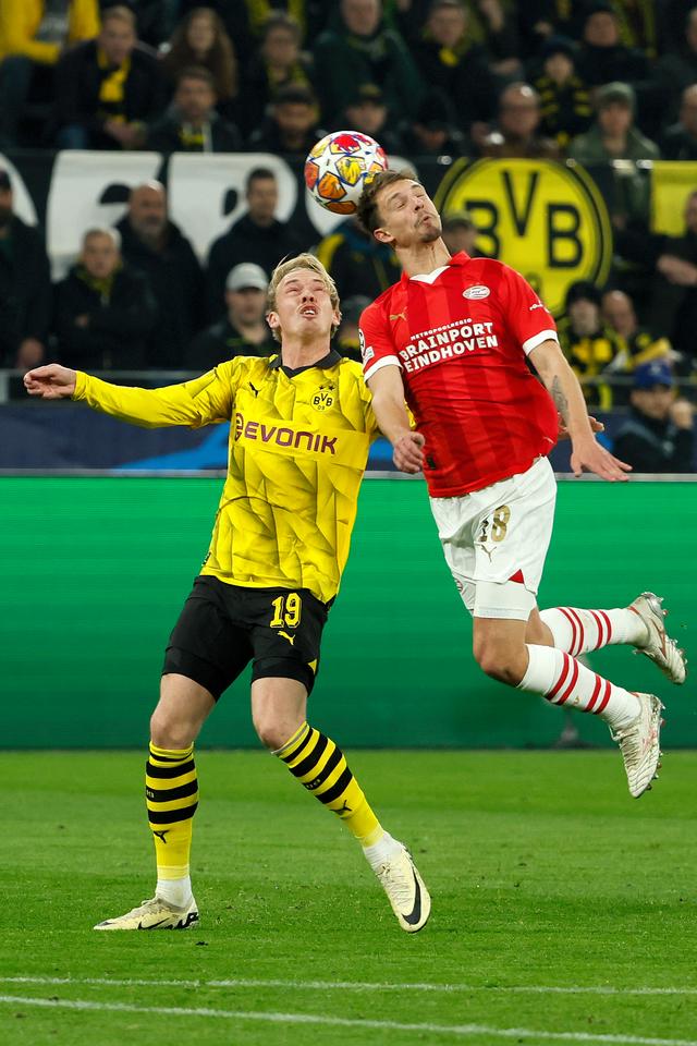 多特蒙德进攻凶猛,轻松战胜对手 多特蒙德进攻凶猛,轻松战胜对手