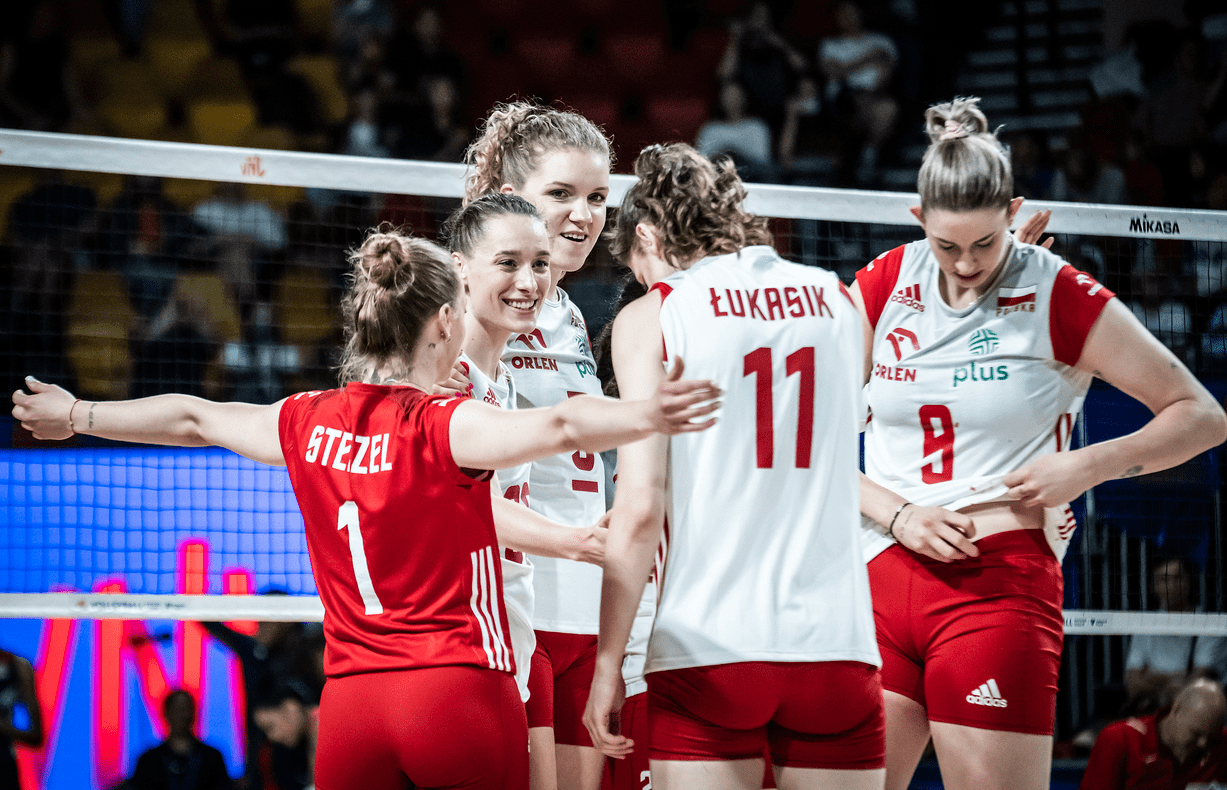 包含圣塞瓦斯瓦主场逼平对手，积分榜持平的词条