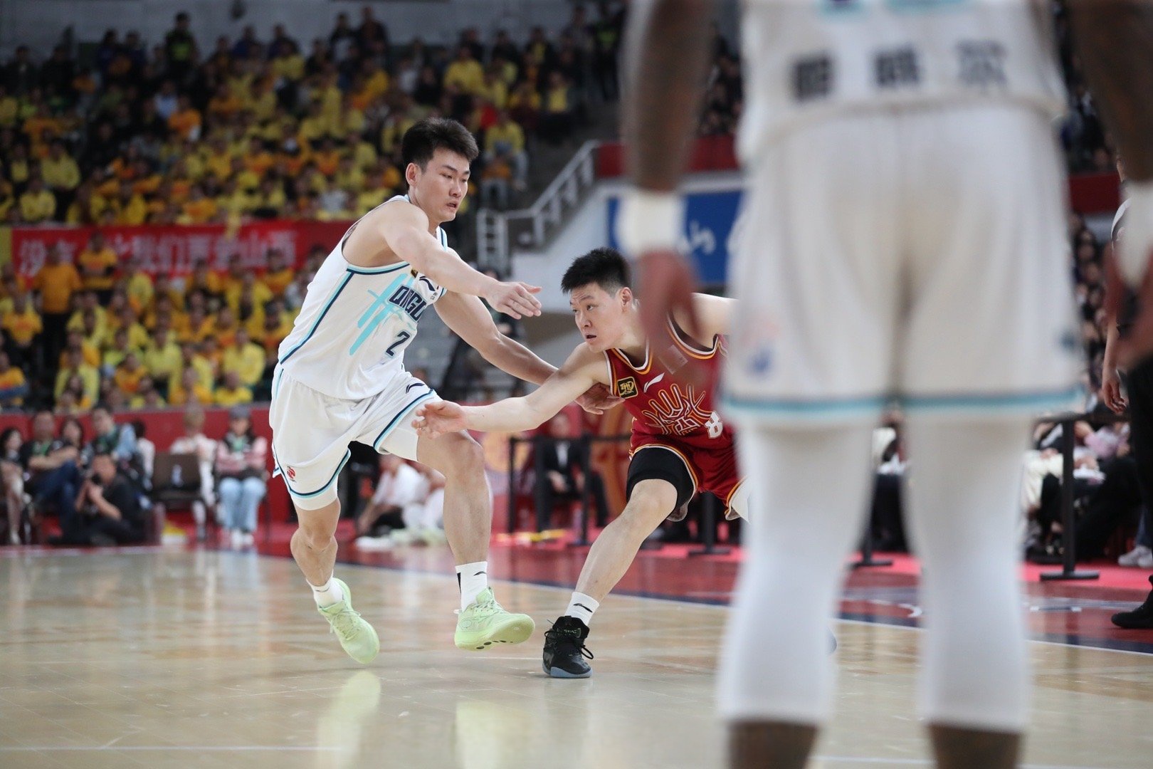 关于淘汰赛打响！篮球联赛激烈比拼看点十足的信息