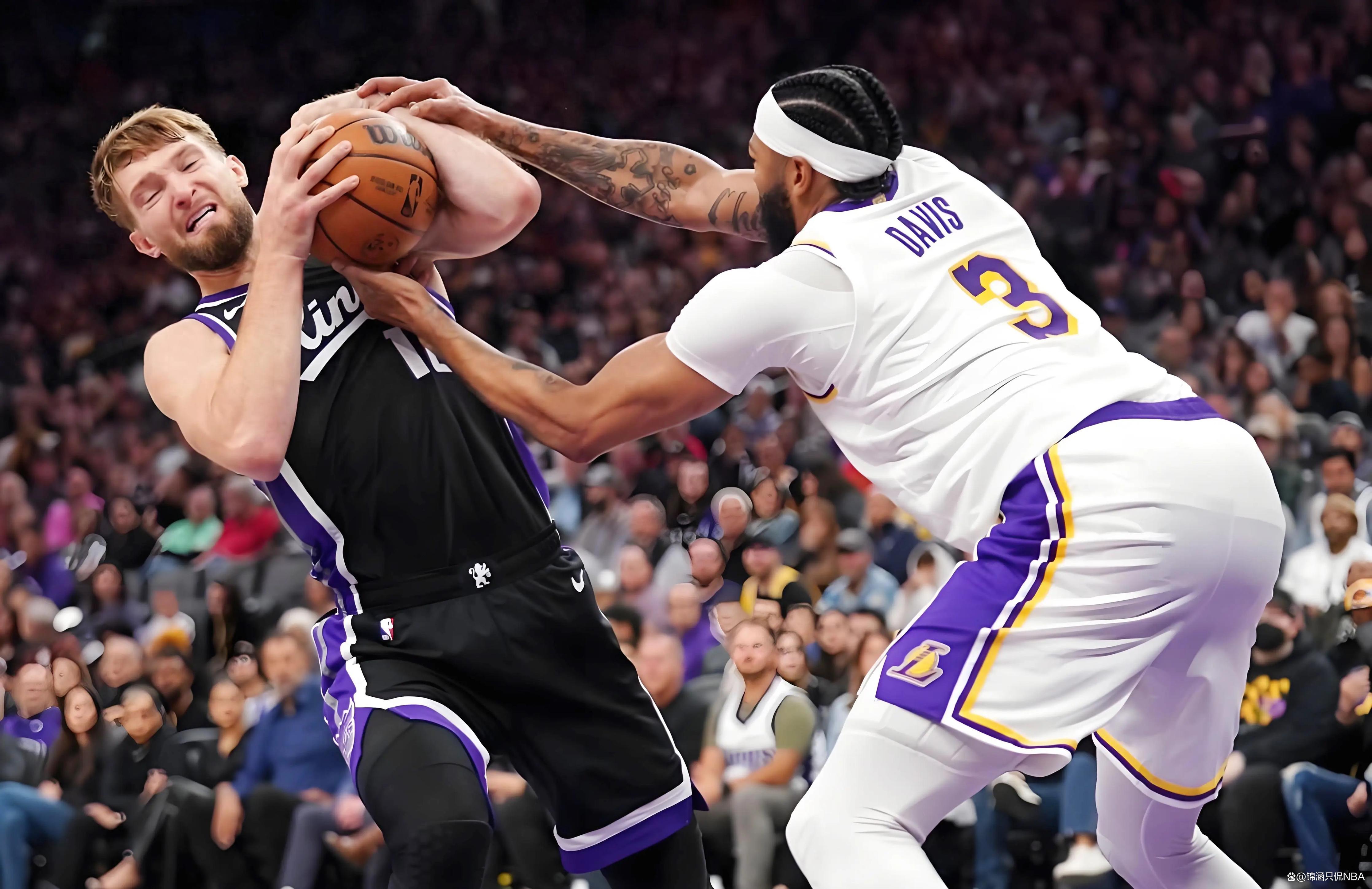 湖人力克马刺，克莱带队取胜