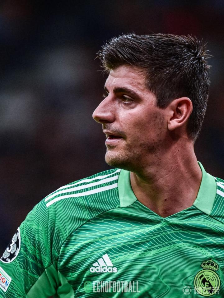 墨西哥绝杀阿森纳，库尔图瓦高光表现的简单介绍