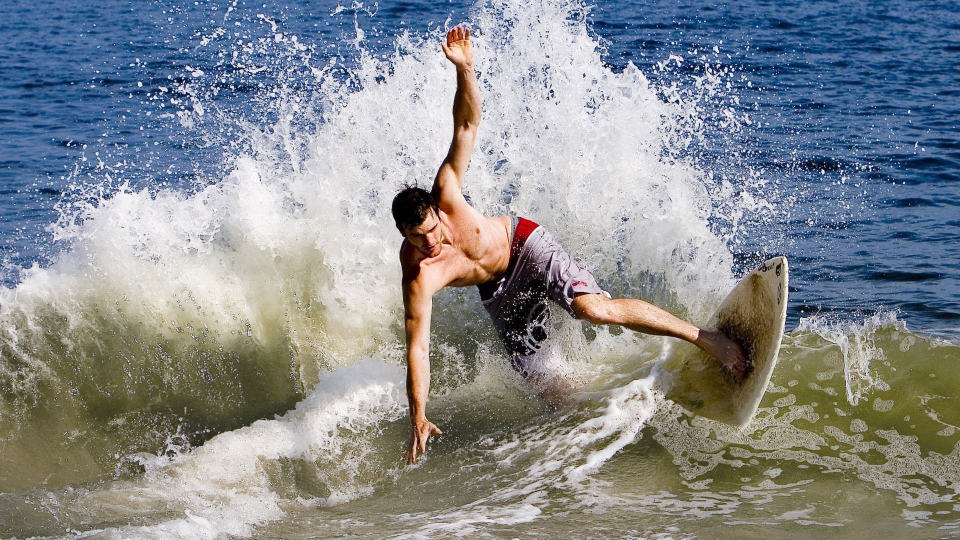 逆转之夜，泰国队翻盘丹麦队，桃田贤斗点燃赛场